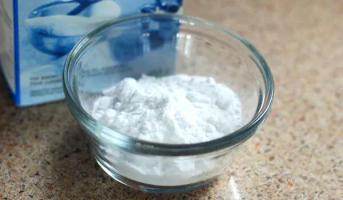 Soda bikarbona: Všestranný pomocník v domácnosti i zdravotnictví